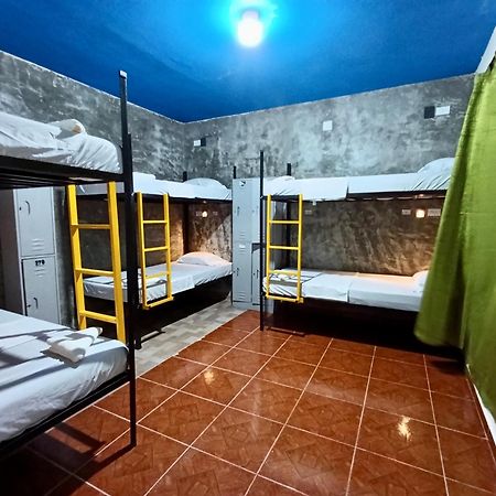 Ding-Dong Hostel กาลี ภายนอก รูปภาพ