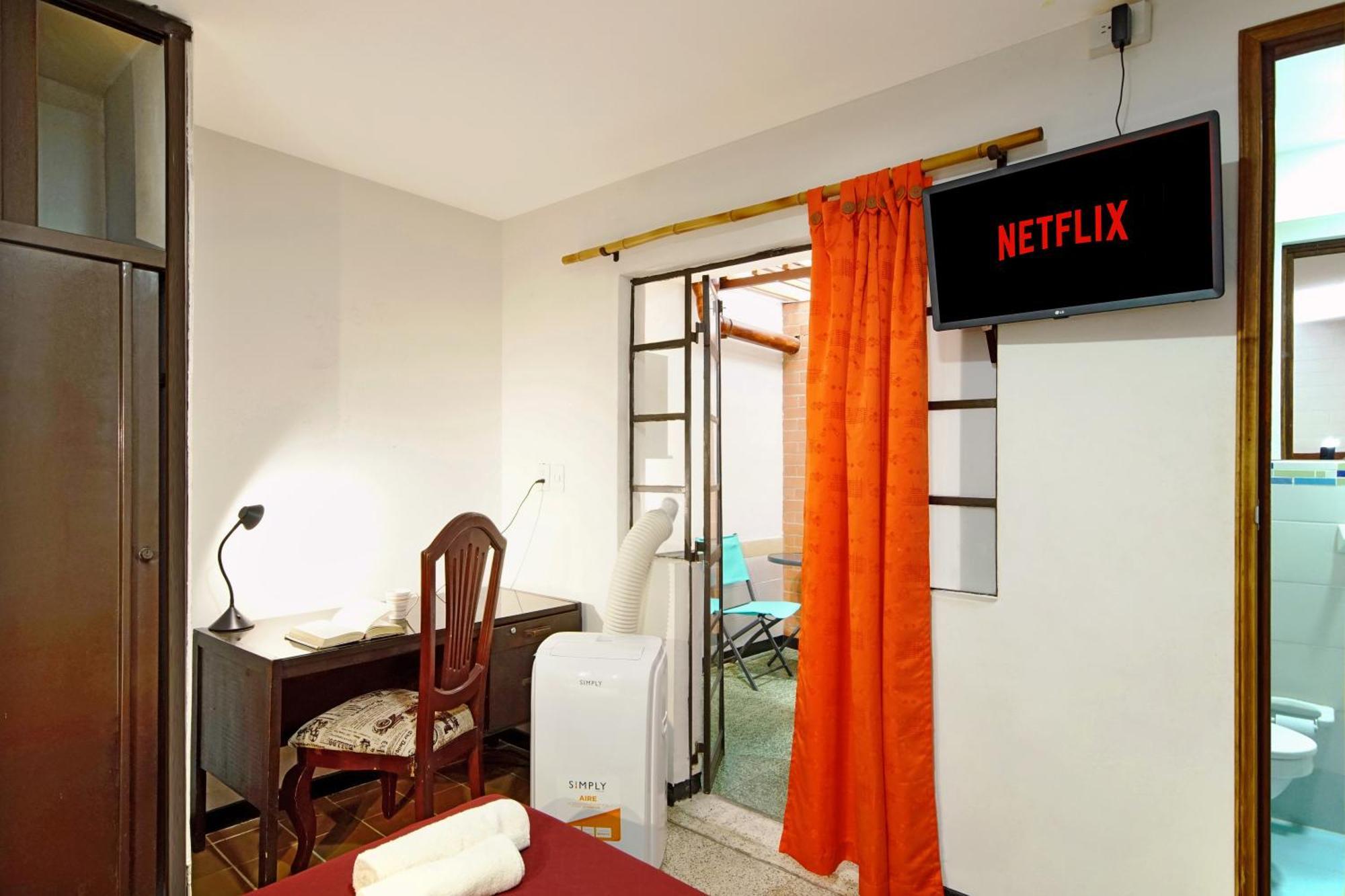Ding-Dong Hostel กาลี ภายนอก รูปภาพ