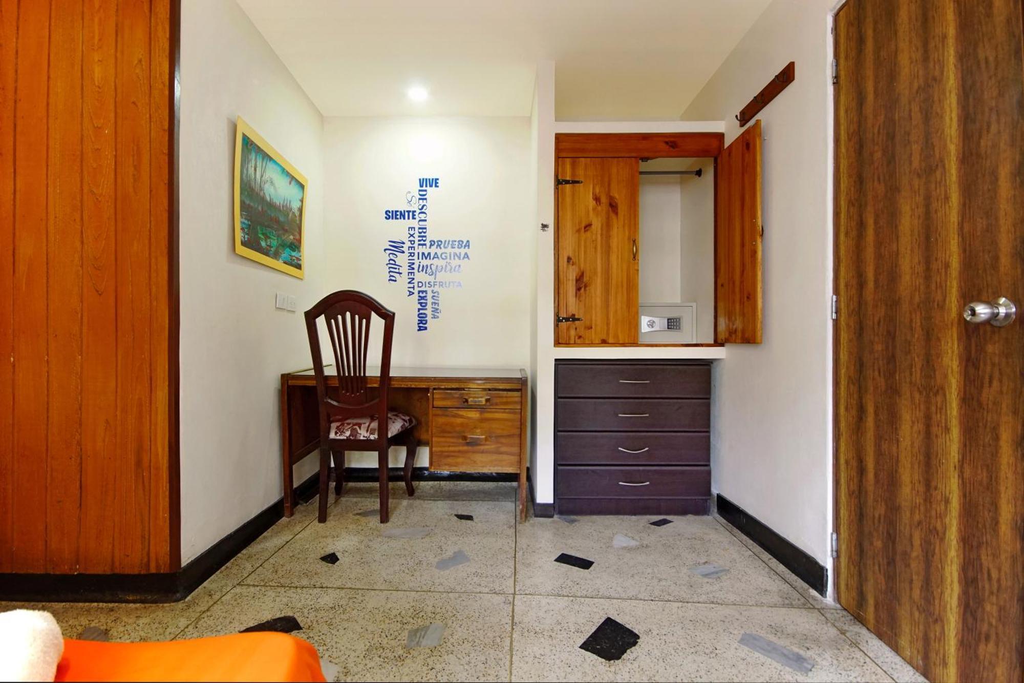 Ding-Dong Hostel กาลี ภายนอก รูปภาพ