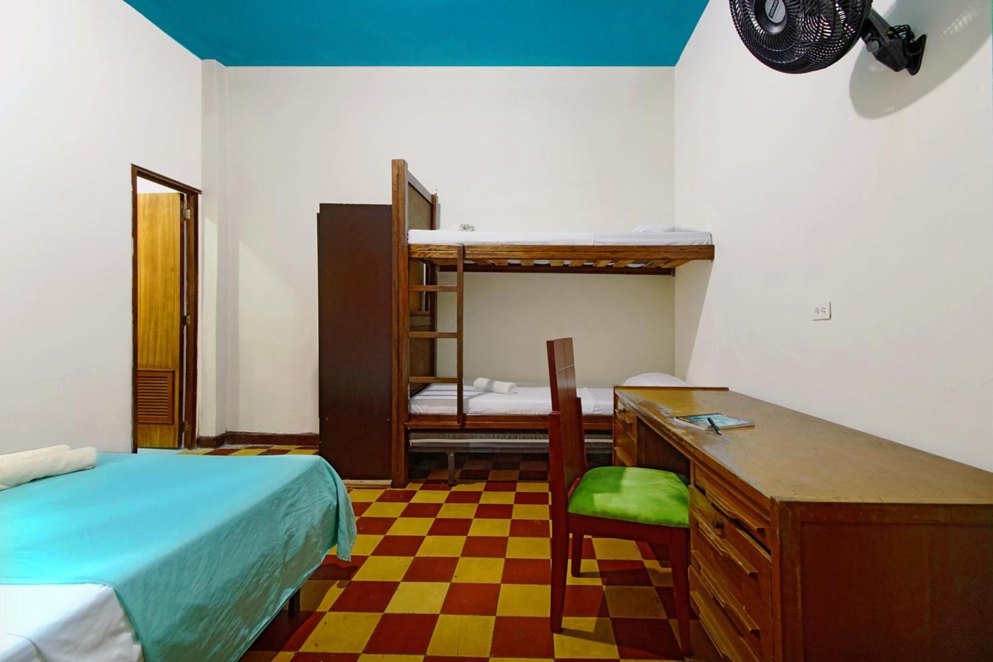 Ding-Dong Hostel กาลี ภายนอก รูปภาพ