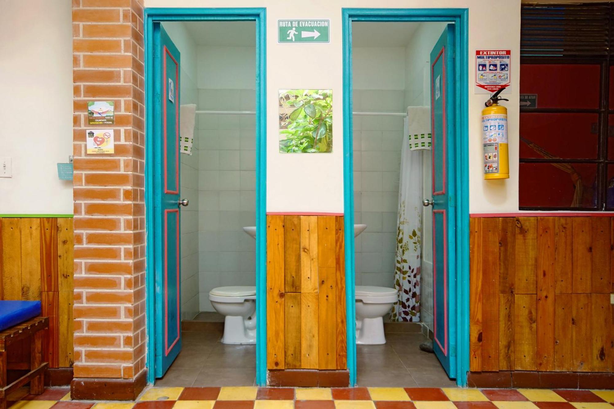 Ding-Dong Hostel กาลี ภายนอก รูปภาพ