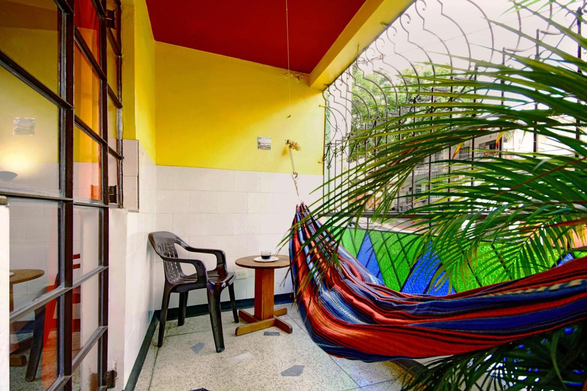 Ding-Dong Hostel กาลี ภายนอก รูปภาพ