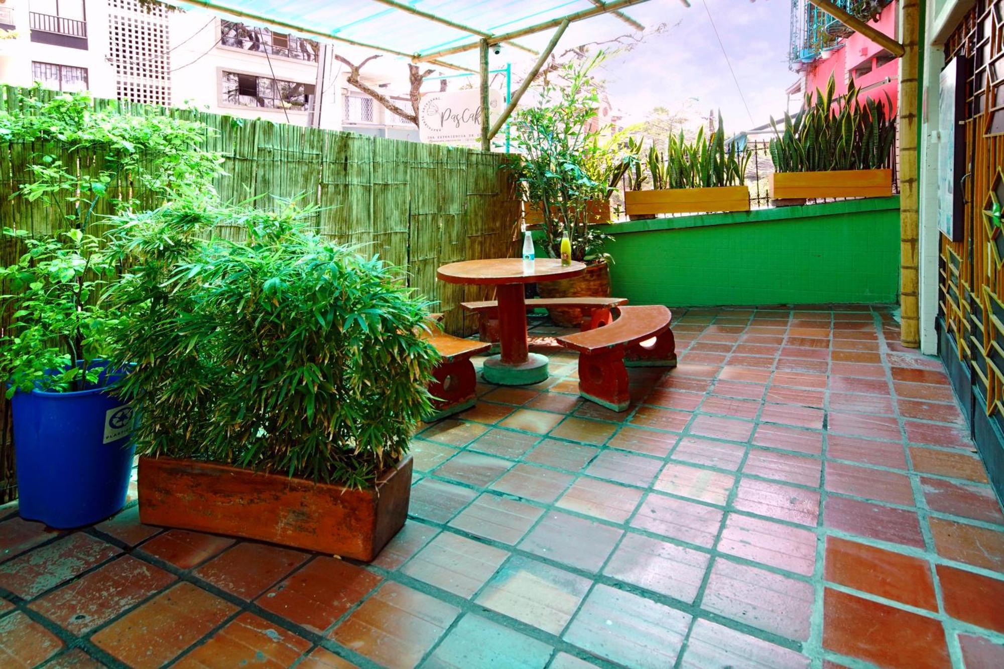 Ding-Dong Hostel กาลี ภายนอก รูปภาพ